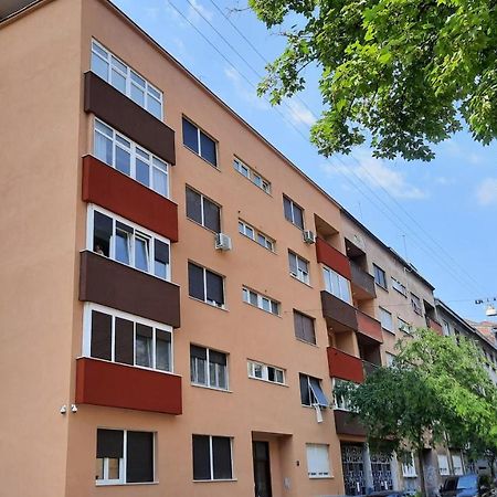 Apartment Manus A Загреб Екстериор снимка